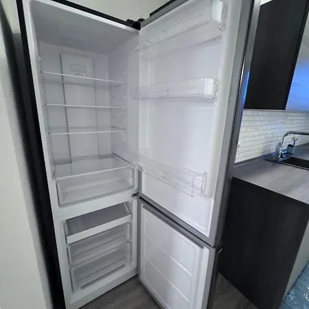 Brand-new Renovated Lejlighed *