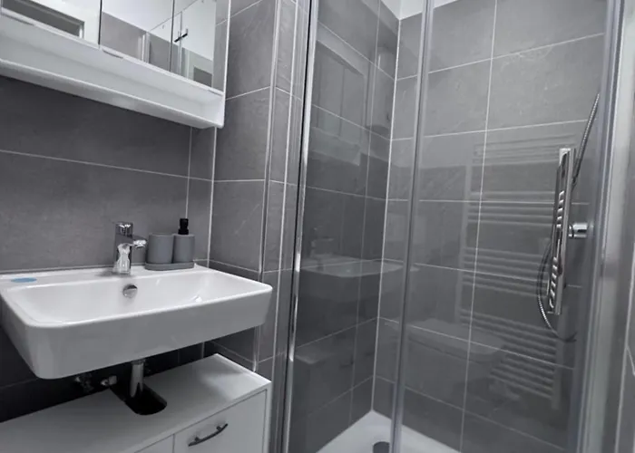 Brand-new Renovated *